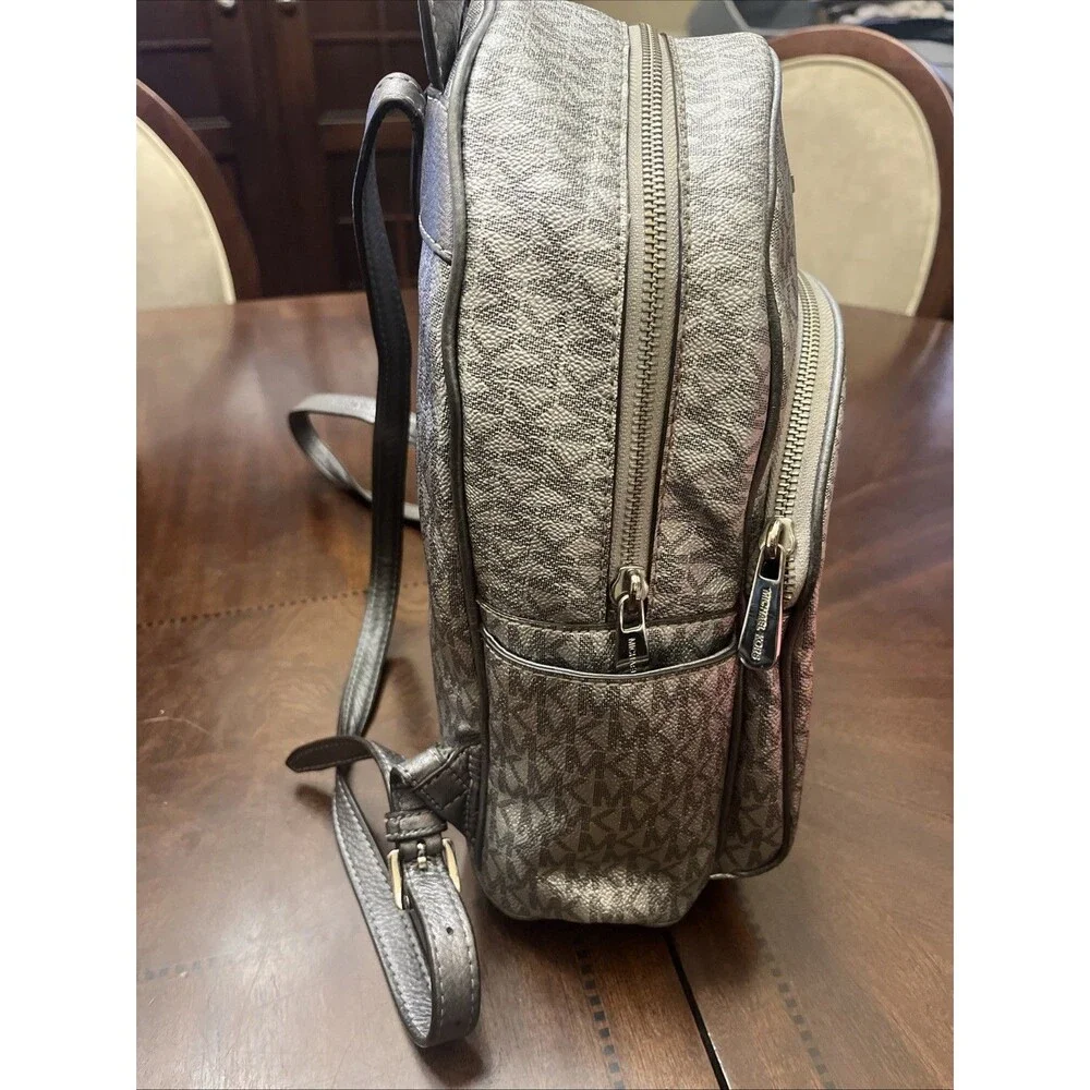 Signature Michael Kors Logo Backpack - Abbey - Medium - Gray/Silver - Picture 4 of 10
